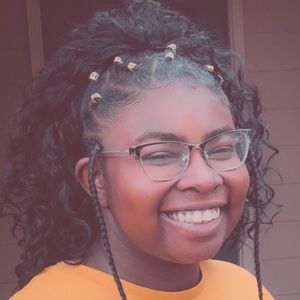 Meet your Posher, Marissa